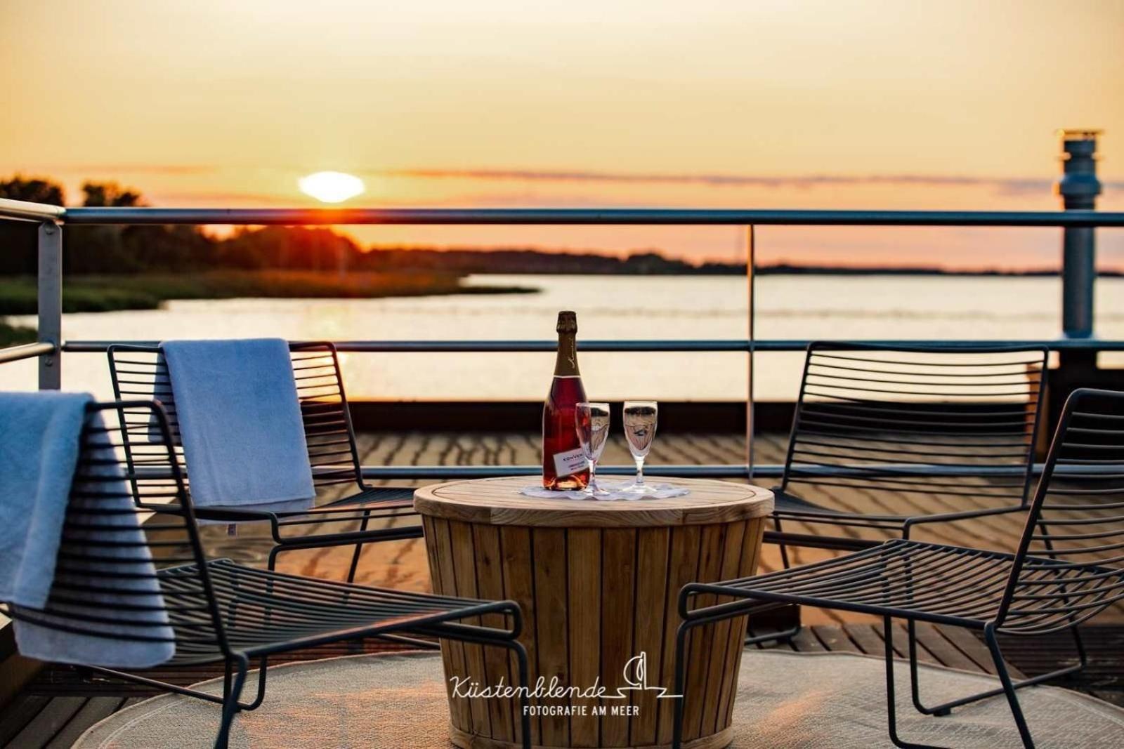 Hausboot Kranichnest Hotel ริบนิทซ์-ดัมการ์เทิน ภายนอก รูปภาพ