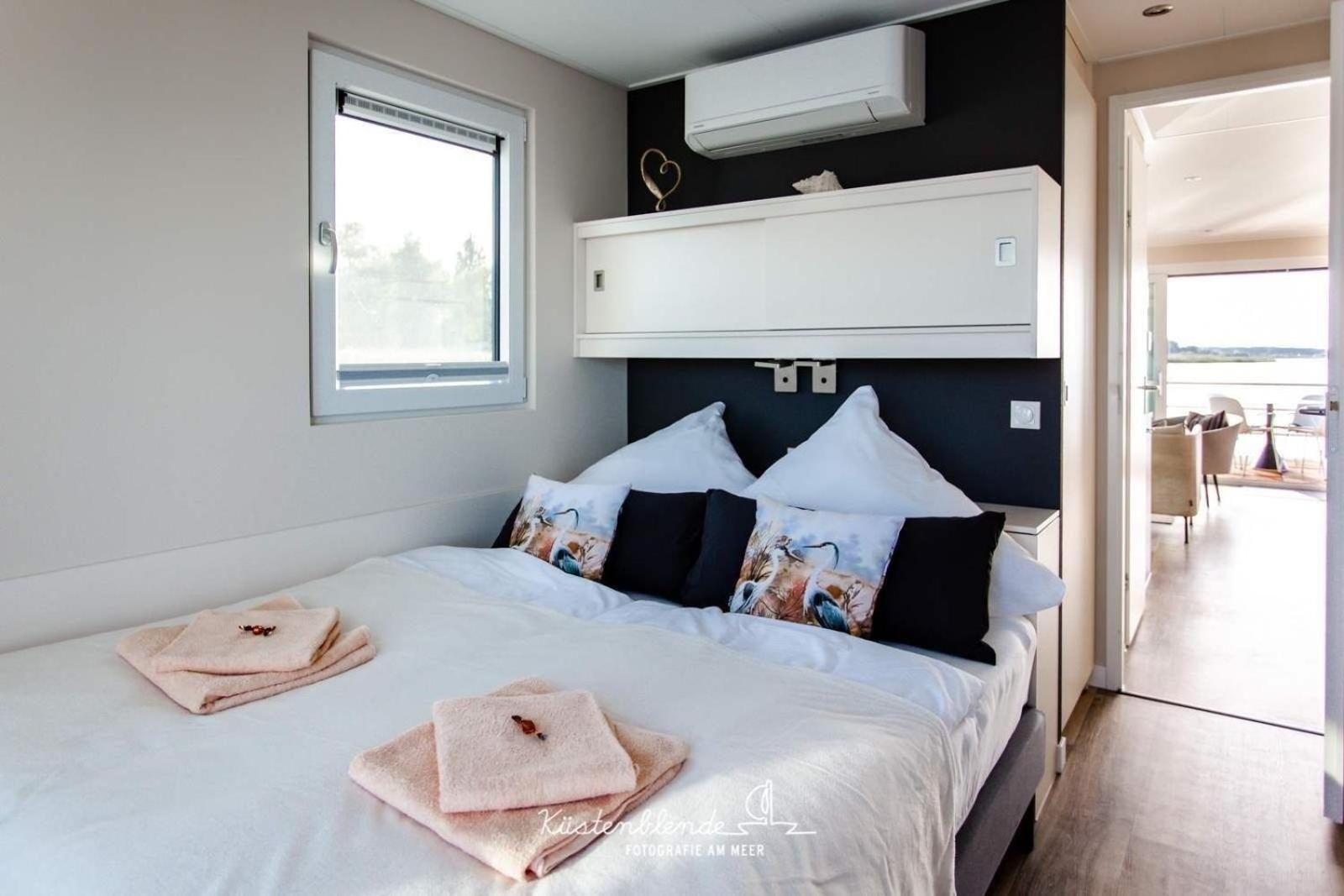 Hausboot Kranichnest Hotel ริบนิทซ์-ดัมการ์เทิน ภายนอก รูปภาพ